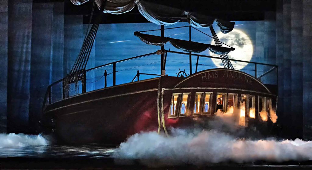 takis - H.M.S. Pinafore (08) English National Opera 2021