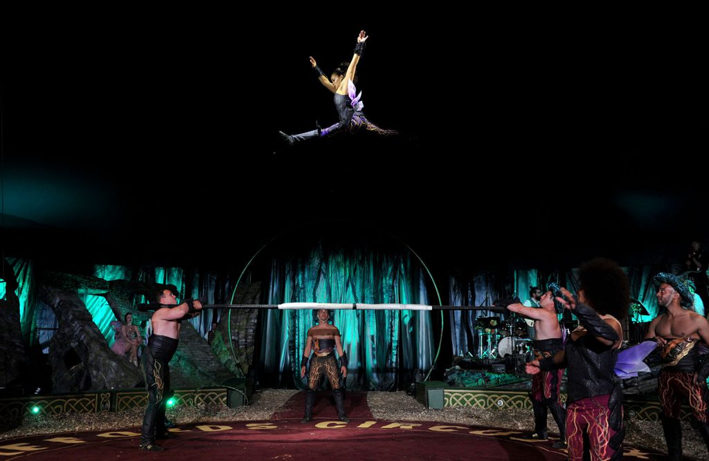 takis - Gifford's Circus, Hooley (2021) (04)